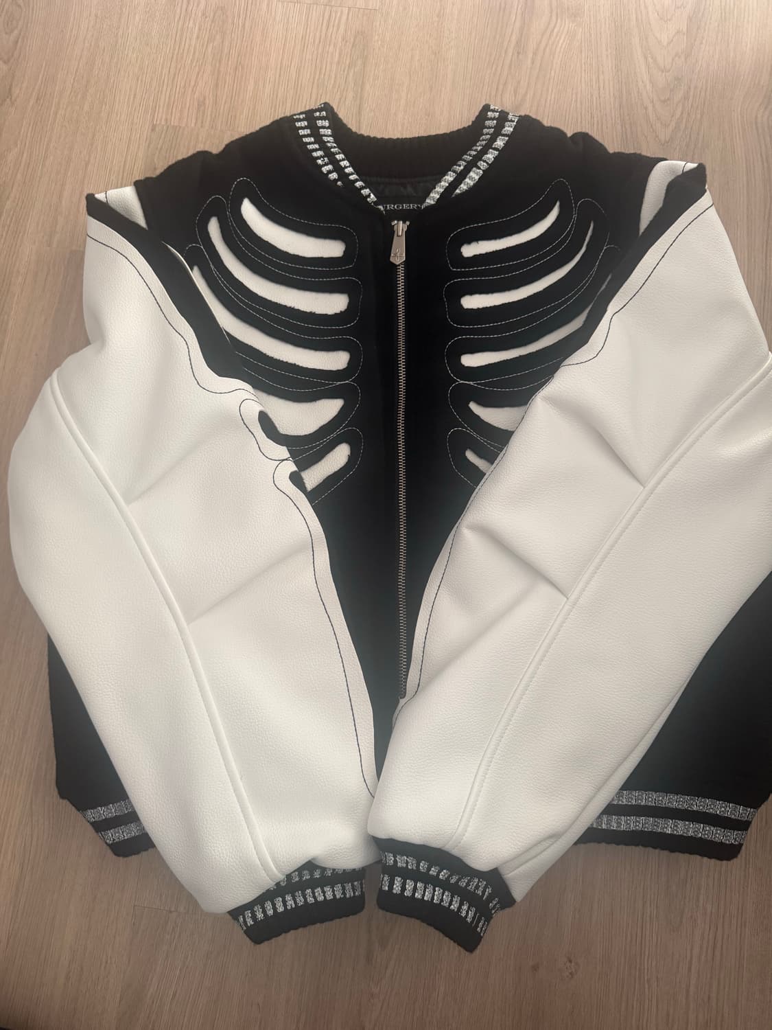 써저리 본 바시티자켓 상품이미지1