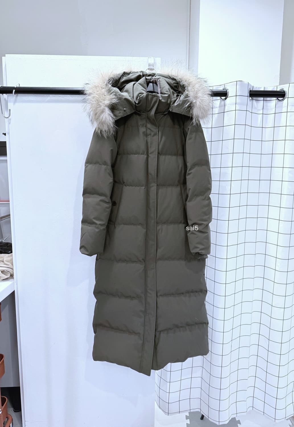 비이커 라쿤 구스 롱패딩  상품이미지2