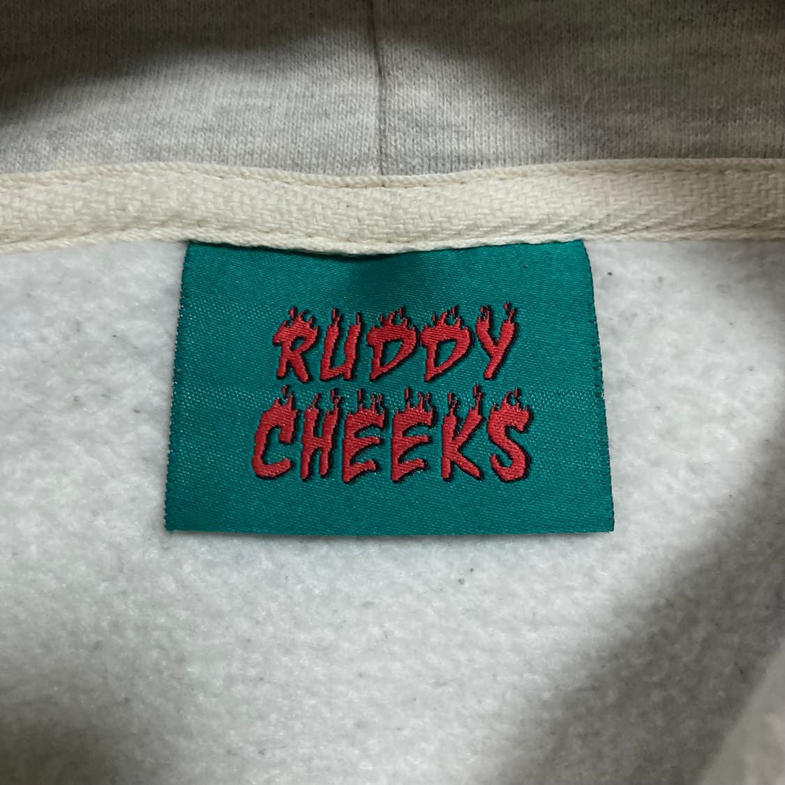 러디칙스 버터플라이 빅로고 후드티 상품이미지3