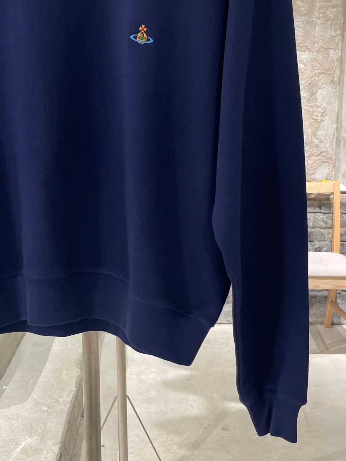 비비안 웨스트우드 네이비 블루 orb로고 래글런 스웻 셔츠 상품이미지5