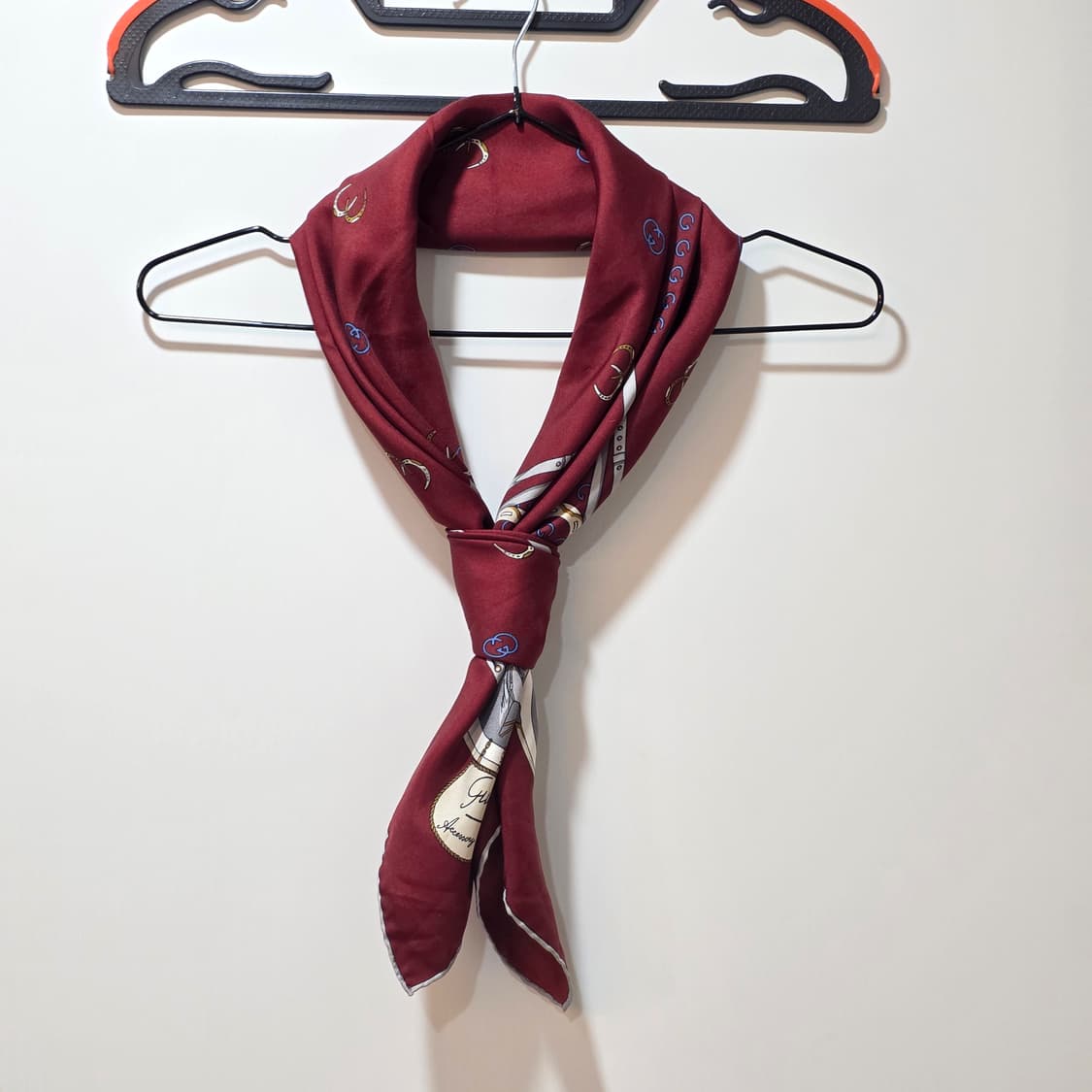 구찌  빈티지 실크 스카프 홀스빗 승마 디자인(버건디) 상품이미지9