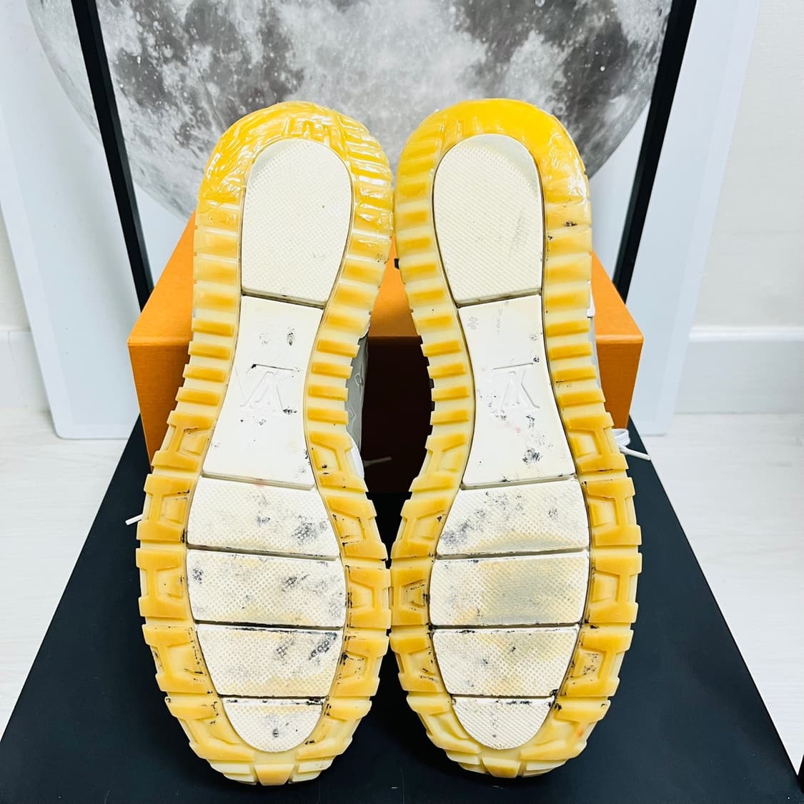 정품 8.5) 루이비통 프리즘 런어웨이 스니커즈 275~280 상품이미지5