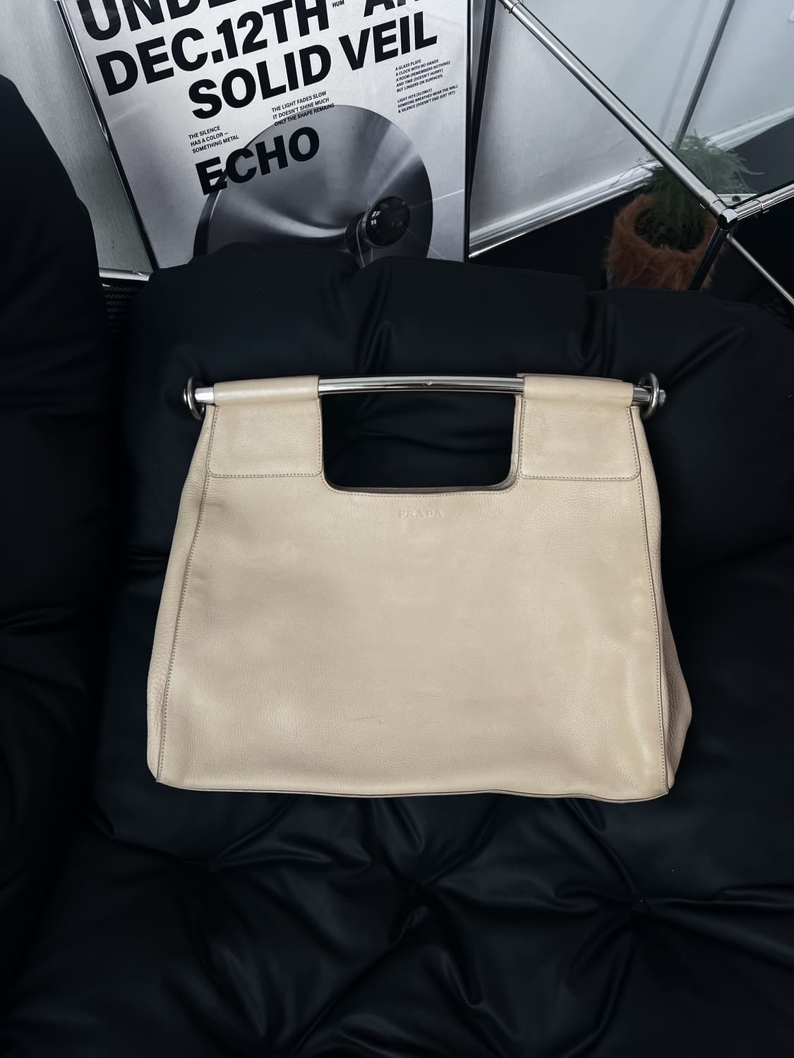 프라다 SS03 비텔로 다이노 메탈 바 토트백 상품이미지2