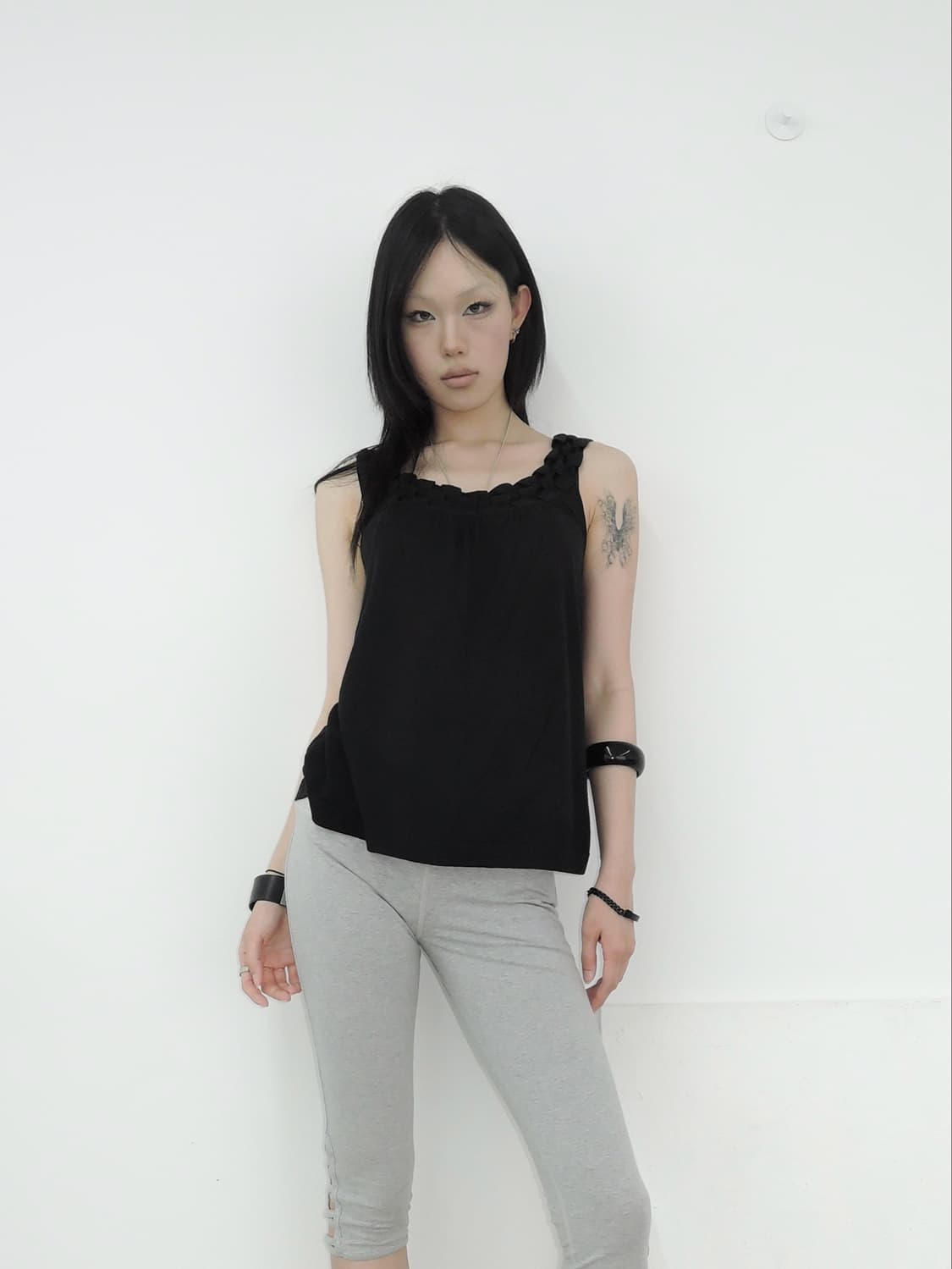 Braided Weave Neckline Black Tank Top 상품이미지4