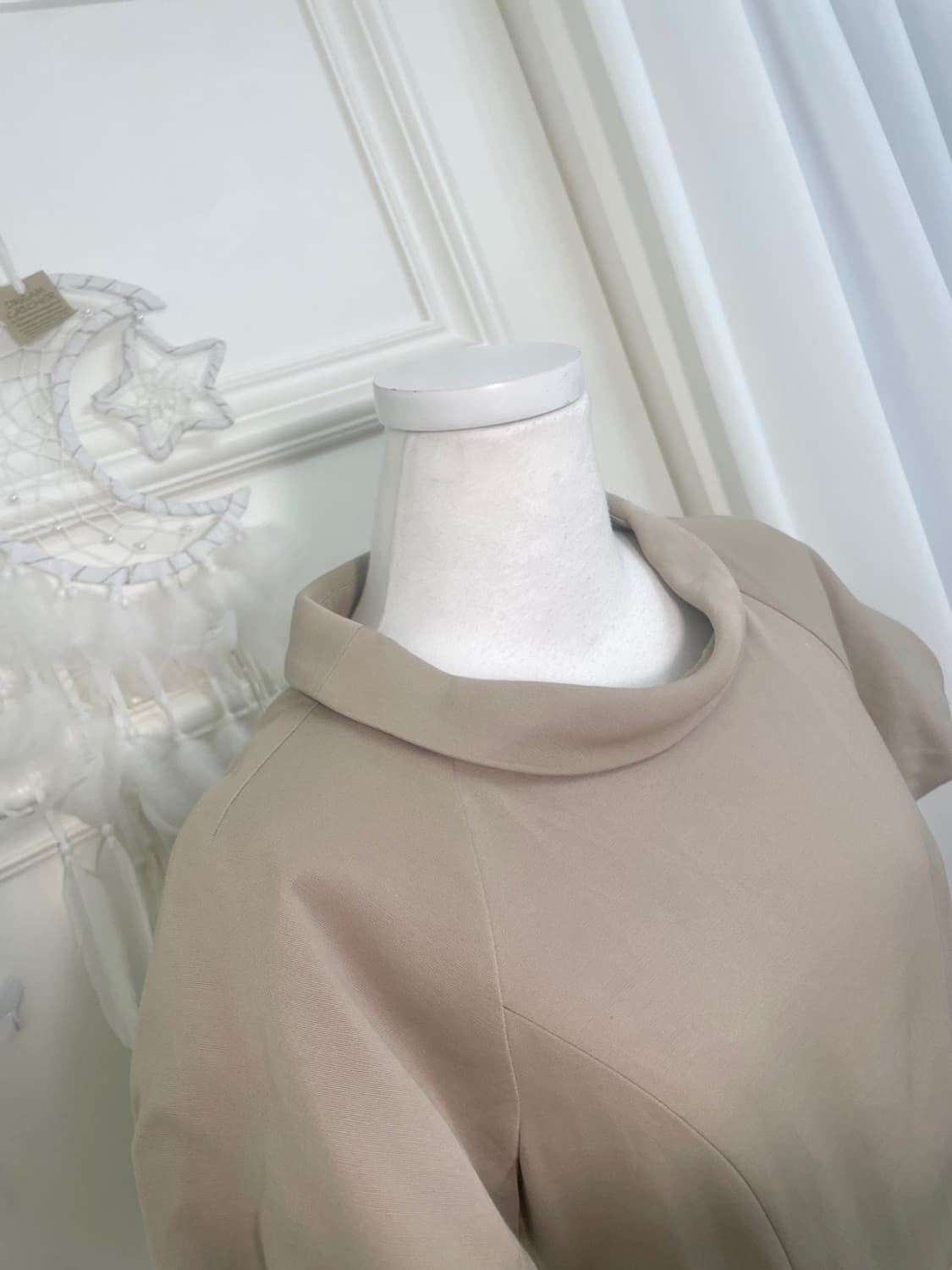 beige pleats puff sleeve princess opc 상품이미지6