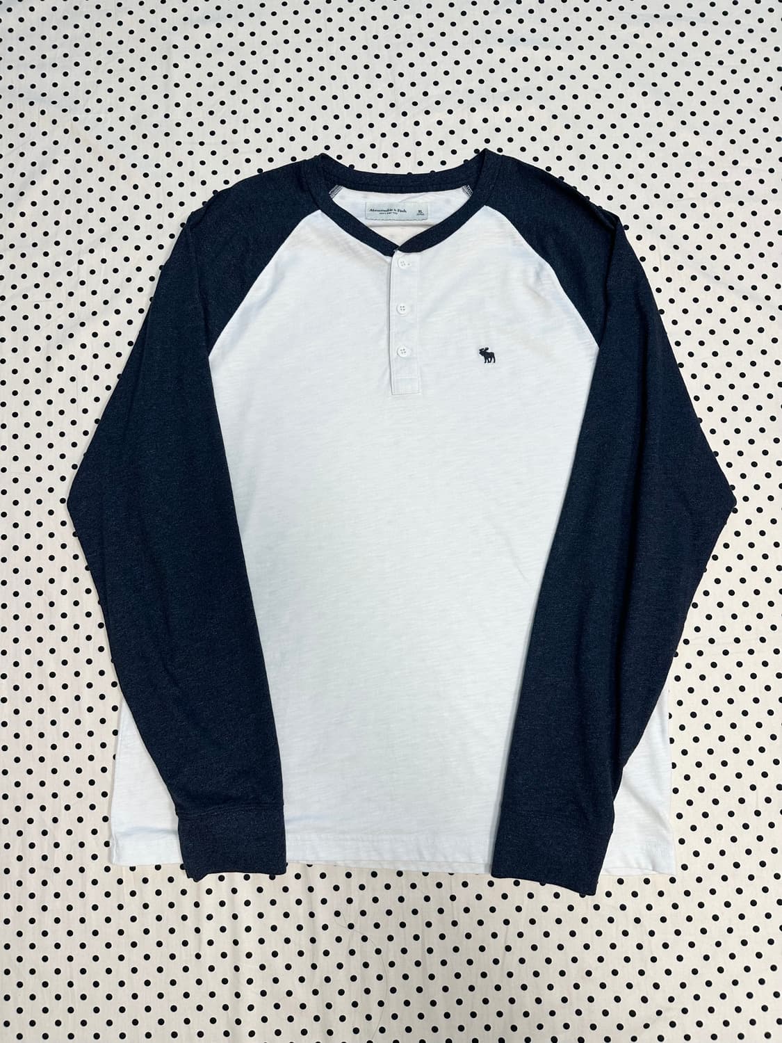 아베크롬비 로고 헨리넥 롱 슬리브 나그랑 상품이미지1