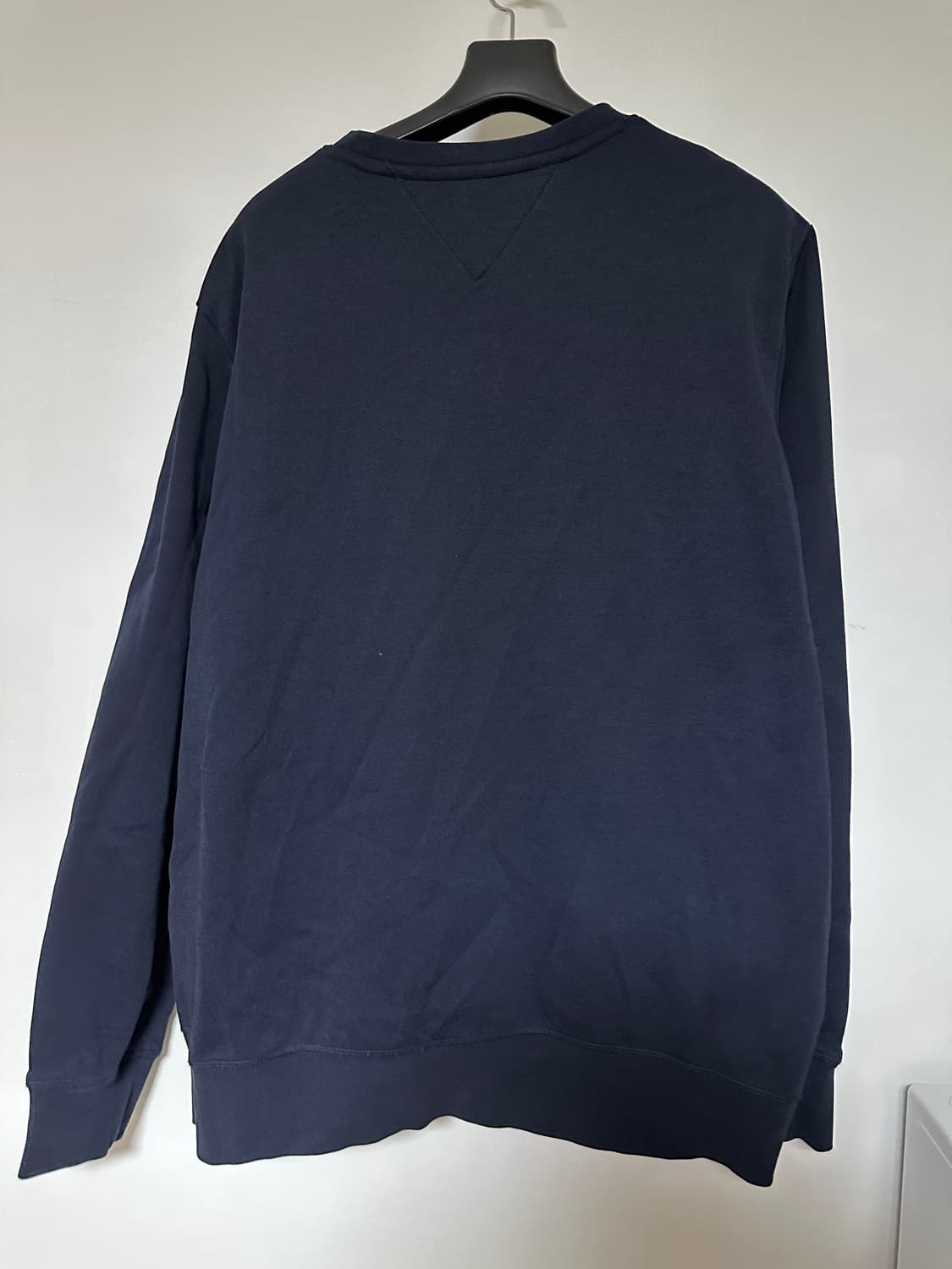 타미힐피거 네이비 맨투맨 티셔츠 상품이미지2