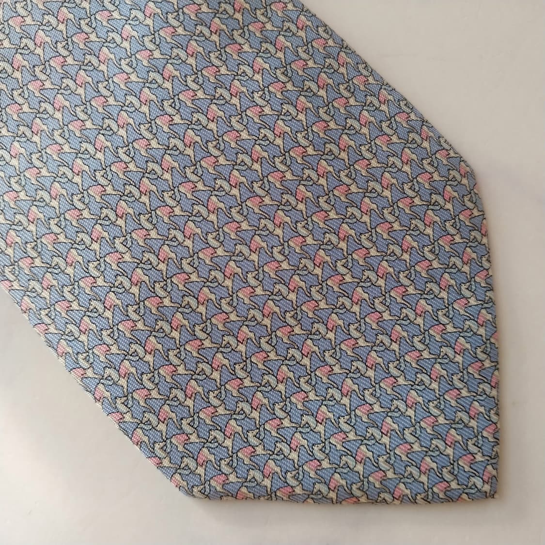 페라가모 실크 블루 강아지 패턴 넥타이 8.1cm B등급 K1919
 상품이미지5