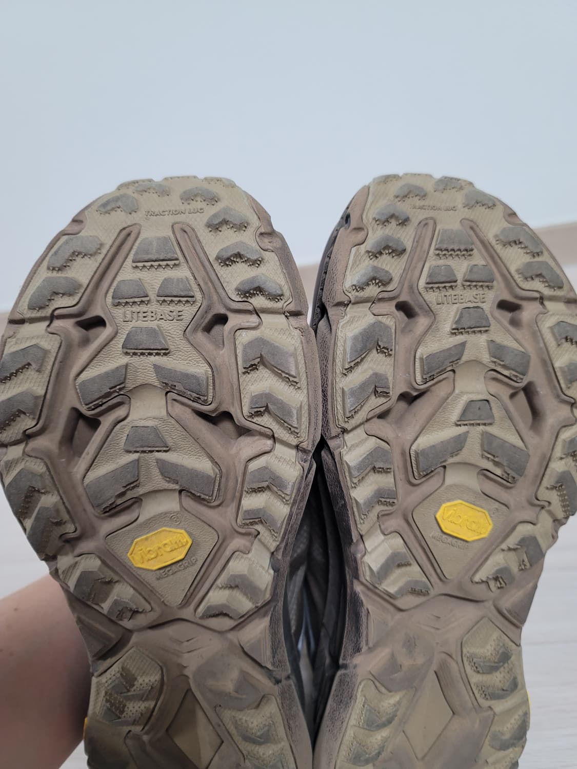 [275] <상태최상> 호카x새티스파이 마파테 스피드4 라이트러버 상품이미지9