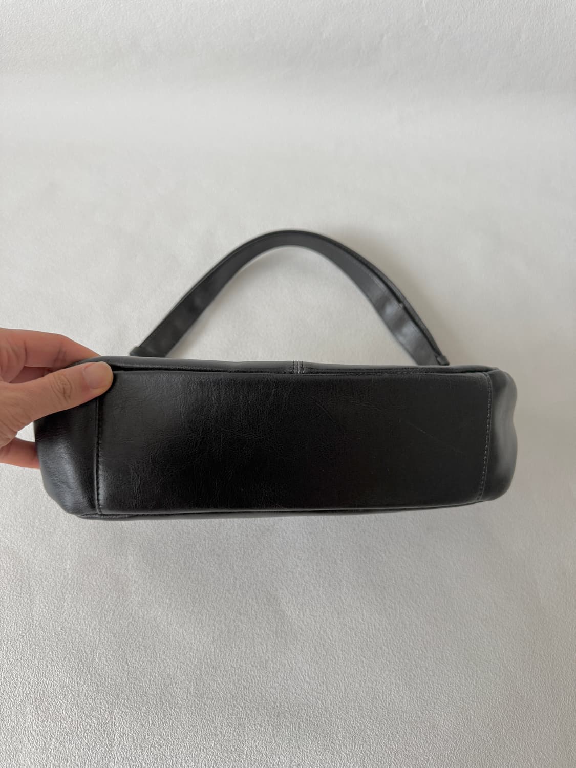 르 아보네(le abonne) 레더 숄더백 상품이미지4