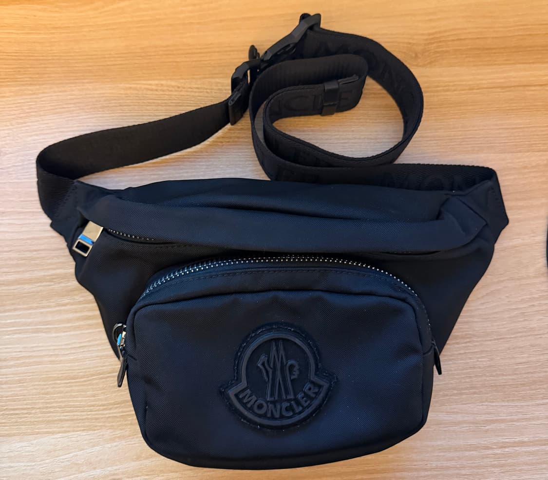 몽클레어 듀랑스 힙색 블랙 상품이미지1