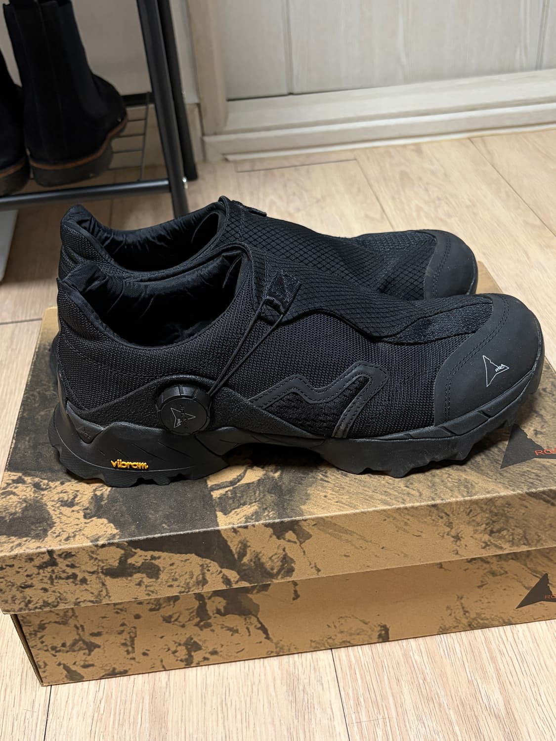 로아 미나르 42 블랙 판매 상품이미지2