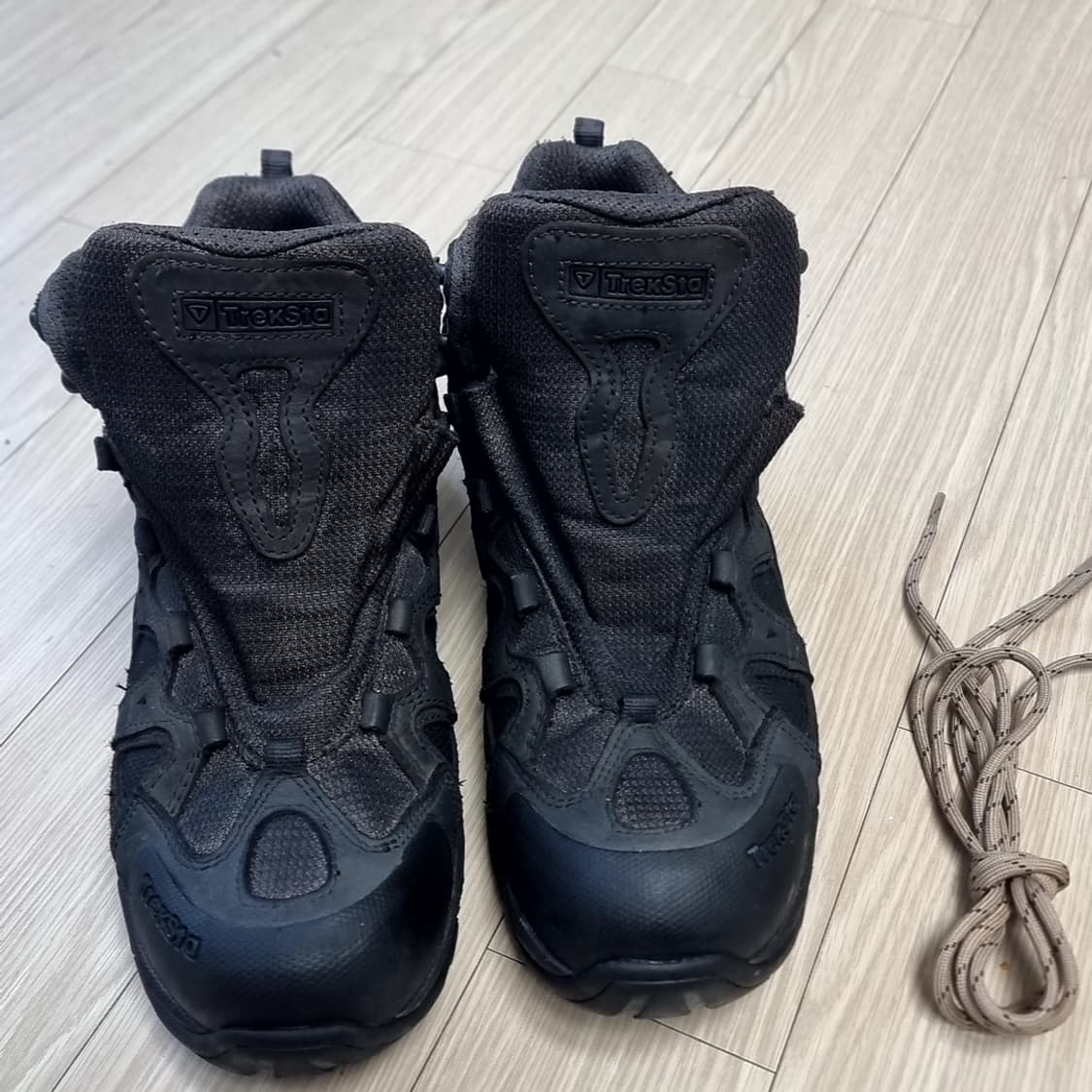트렉스타 블랙 등산화/트레킹화(275) 상품이미지1