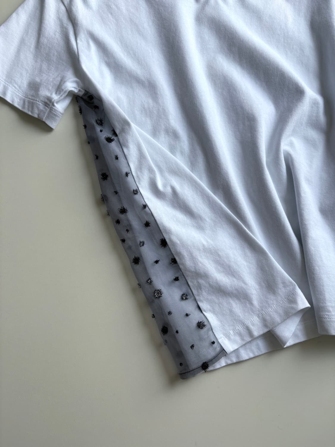 미우미우 시스루 디테일 리본 티셔츠 상품이미지7