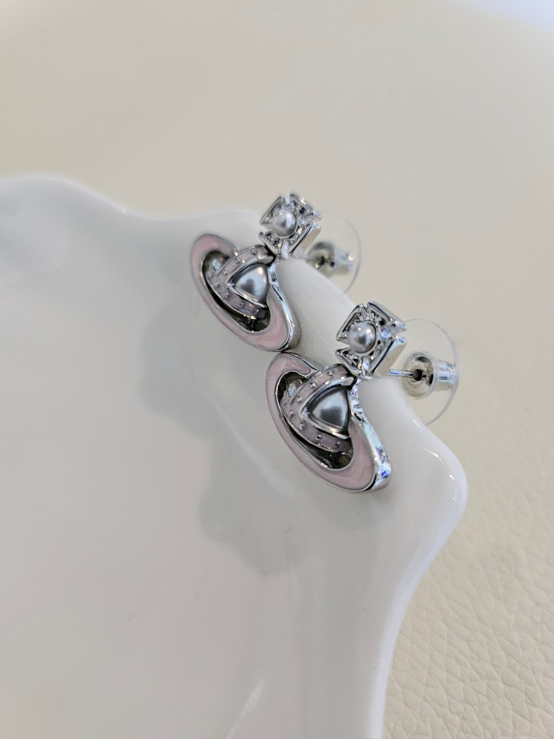 비비안웨스트우드 업사이클링 스왈진주 연핑크 귀걸이 상품이미지2