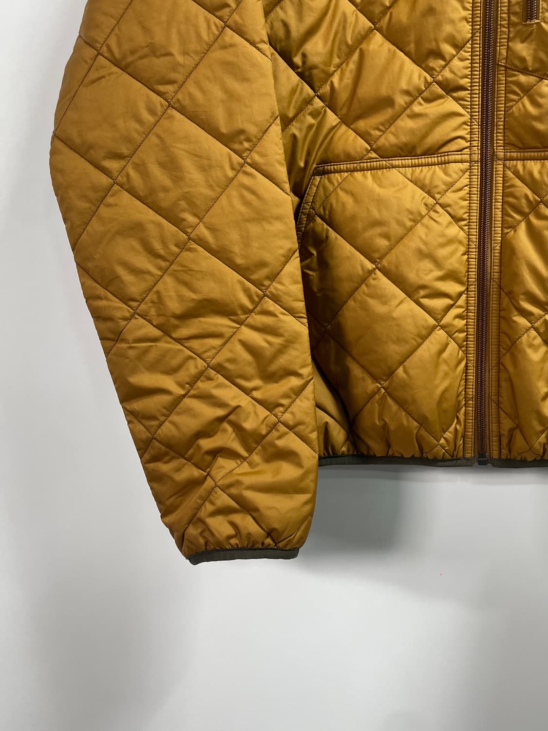 파타고니아 다이아몬드 퀼티드 봄버 후디 자켓 (on.18) 상품이미지4