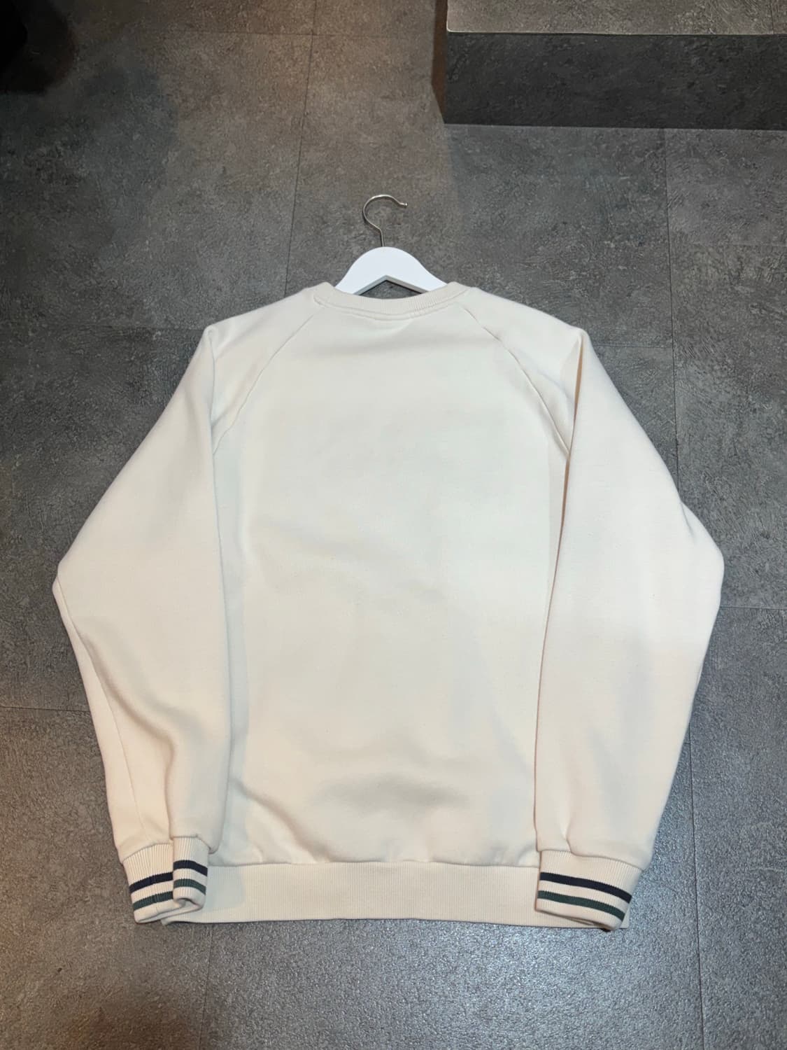 아디다스 바시티 크루넥 맨투맨 M사이즈  상품이미지3