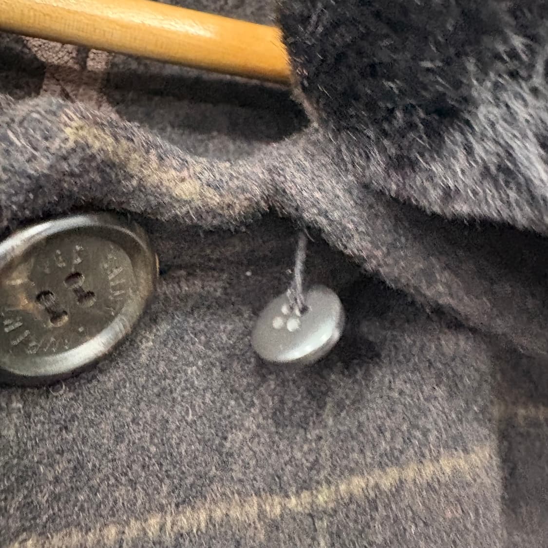 입생로랑 울 체크 퍼 카라 자켓 상품이미지6