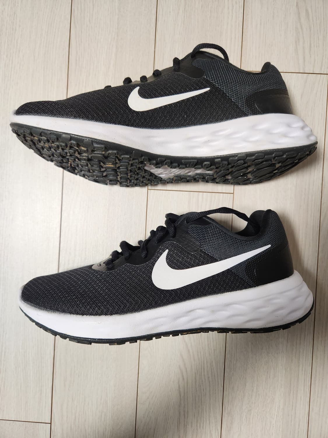 나이키 레볼루션 6 넥스트 네이처 DC3729-003 사이즈250

사용 상품이미지5