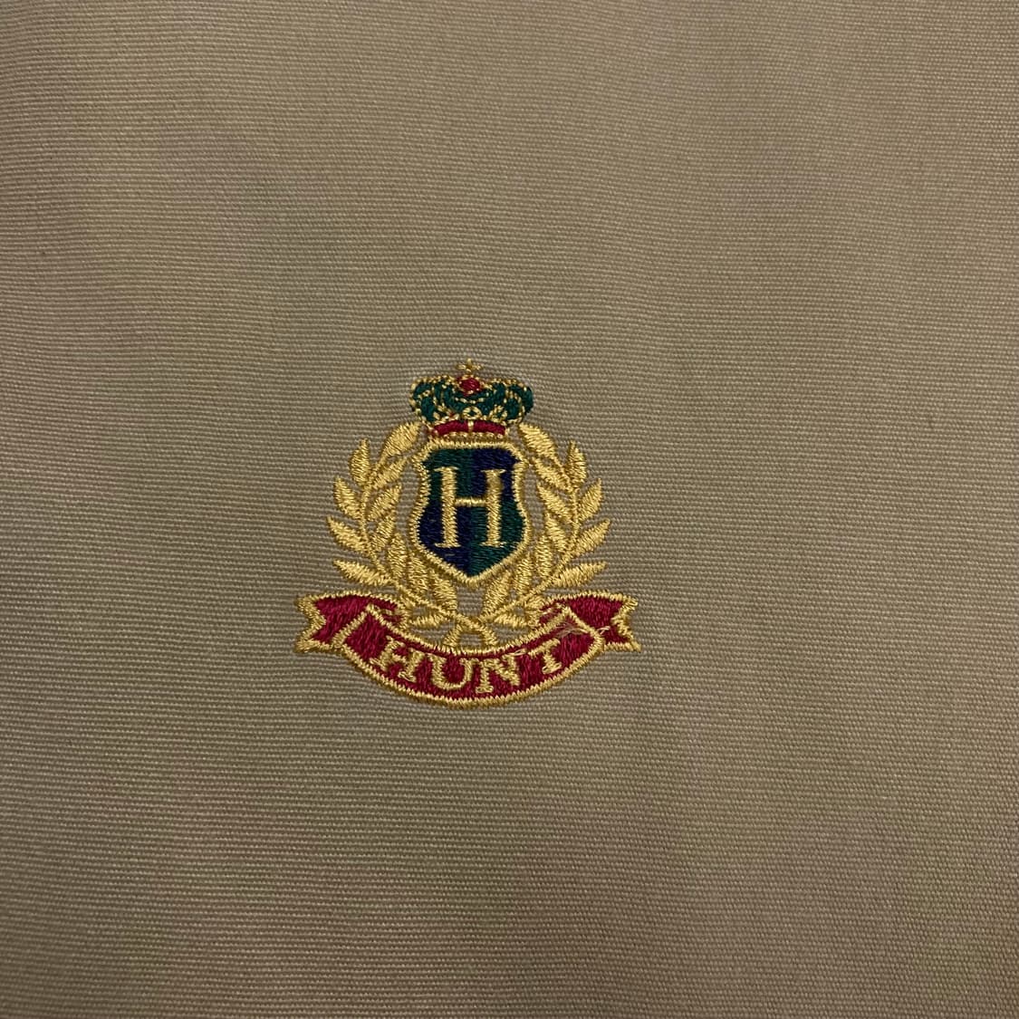 헌트 베이지 컬러 스몰 로고 스윙탑 자켓 상품이미지2