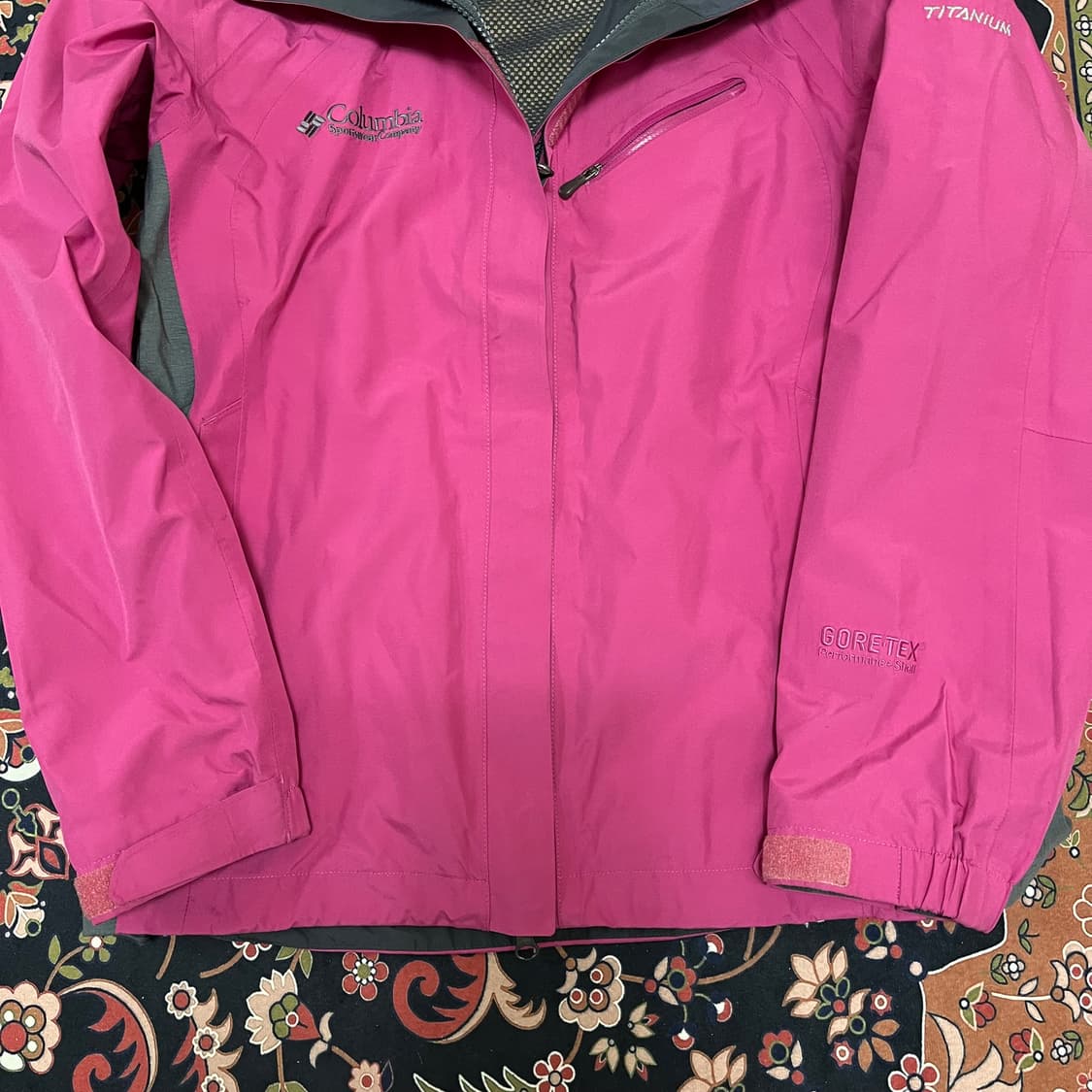 컬럼비아 티타늄 여성 고어텍스 바람막이 자켓 S/90 상품이미지3