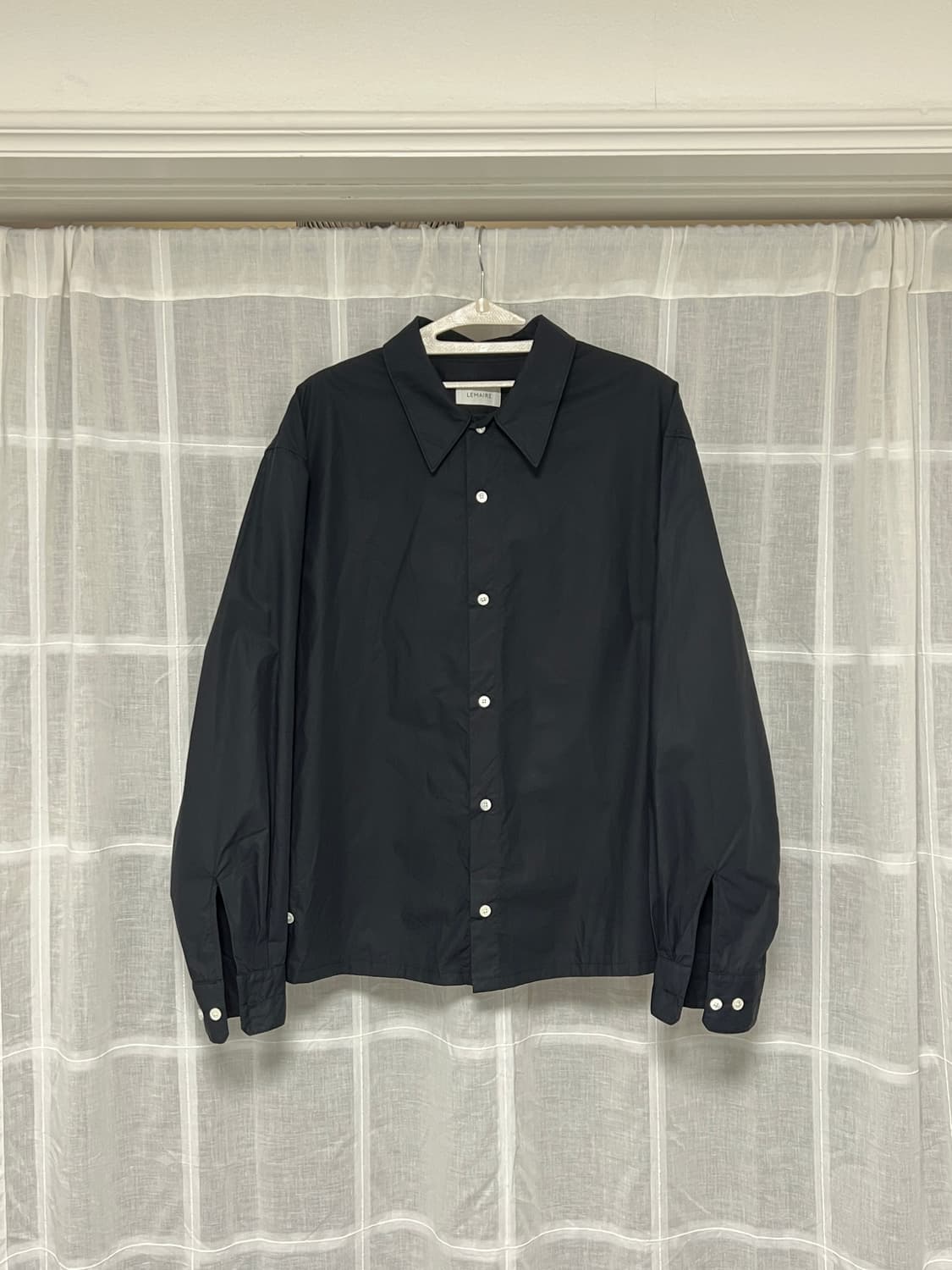 르메르 23ss 트위스트 셔츠 블랙 48 상품이미지4