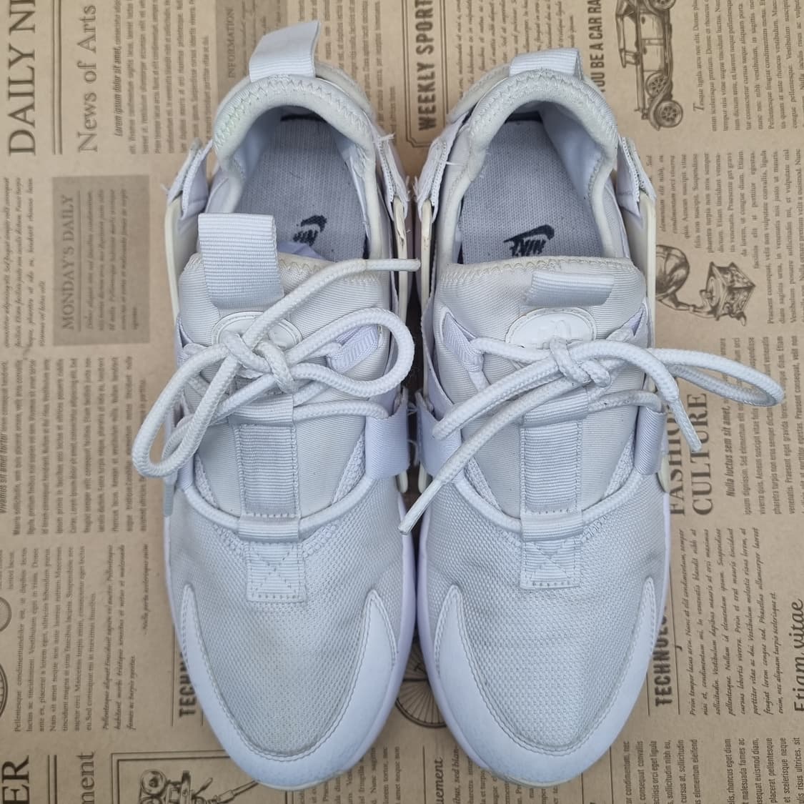 나이키 에어 허라취 시티 운동화 245 상품이미지2