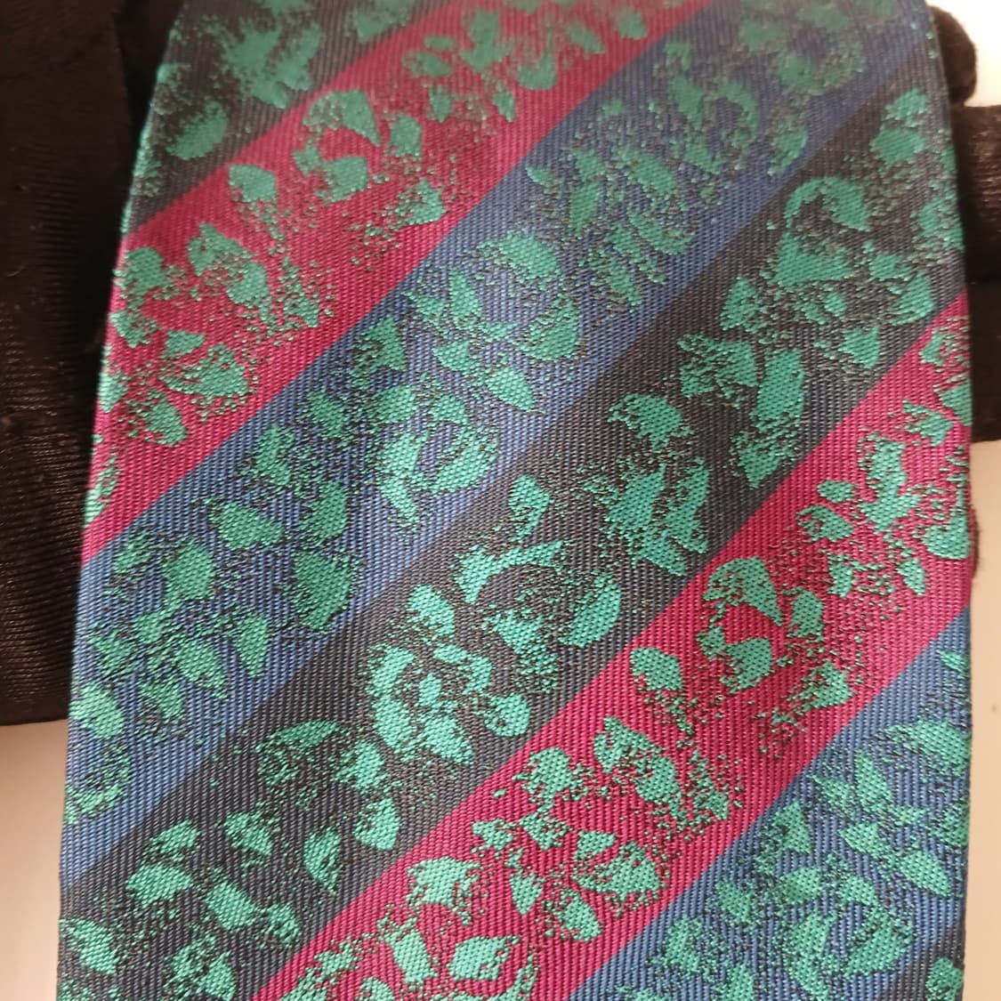 발렌티노 실크 플로럴 스트라이프 넥타이 9.3cm A+등급 A18897
 상품이미지7