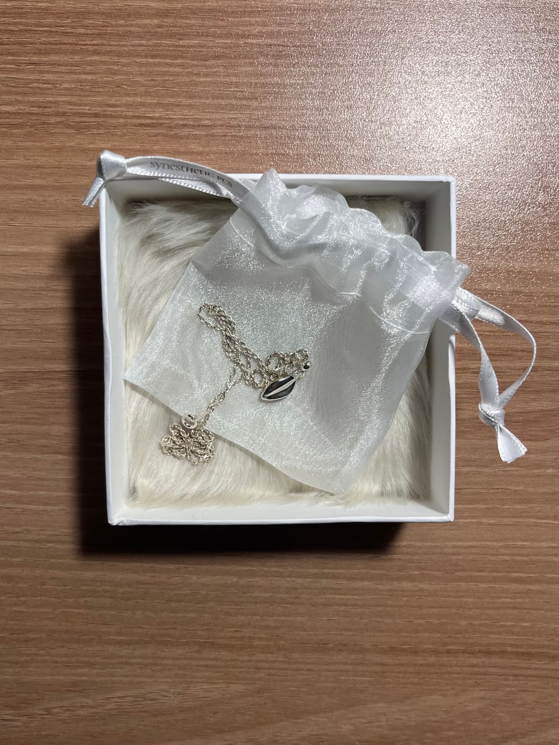 시네스테틱 피시스 Carved necklace 상품이미지3