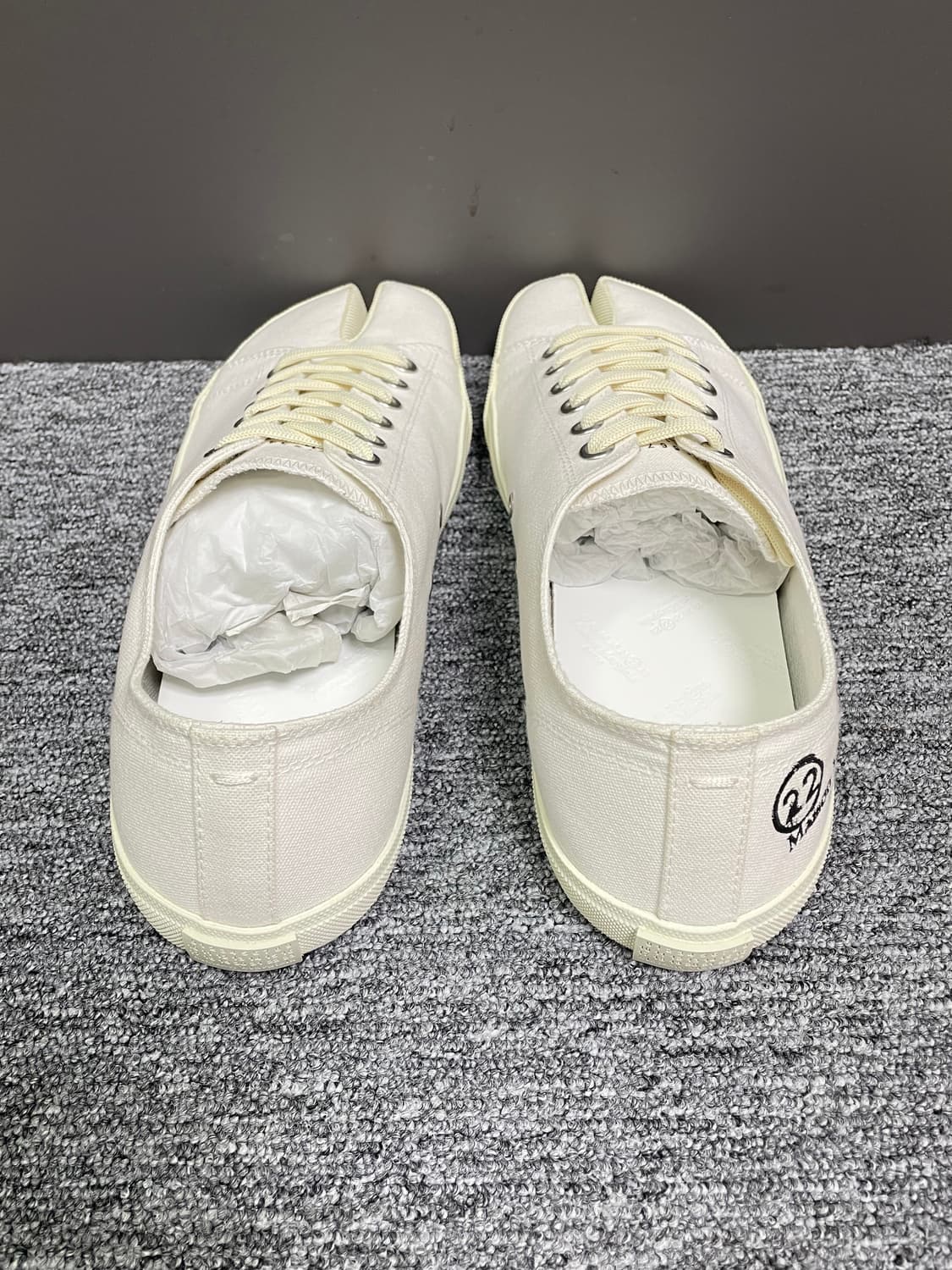 새상품 메종 마르지엘라 타비 스니커즈 화이트 43 사이즈 상품이미지7