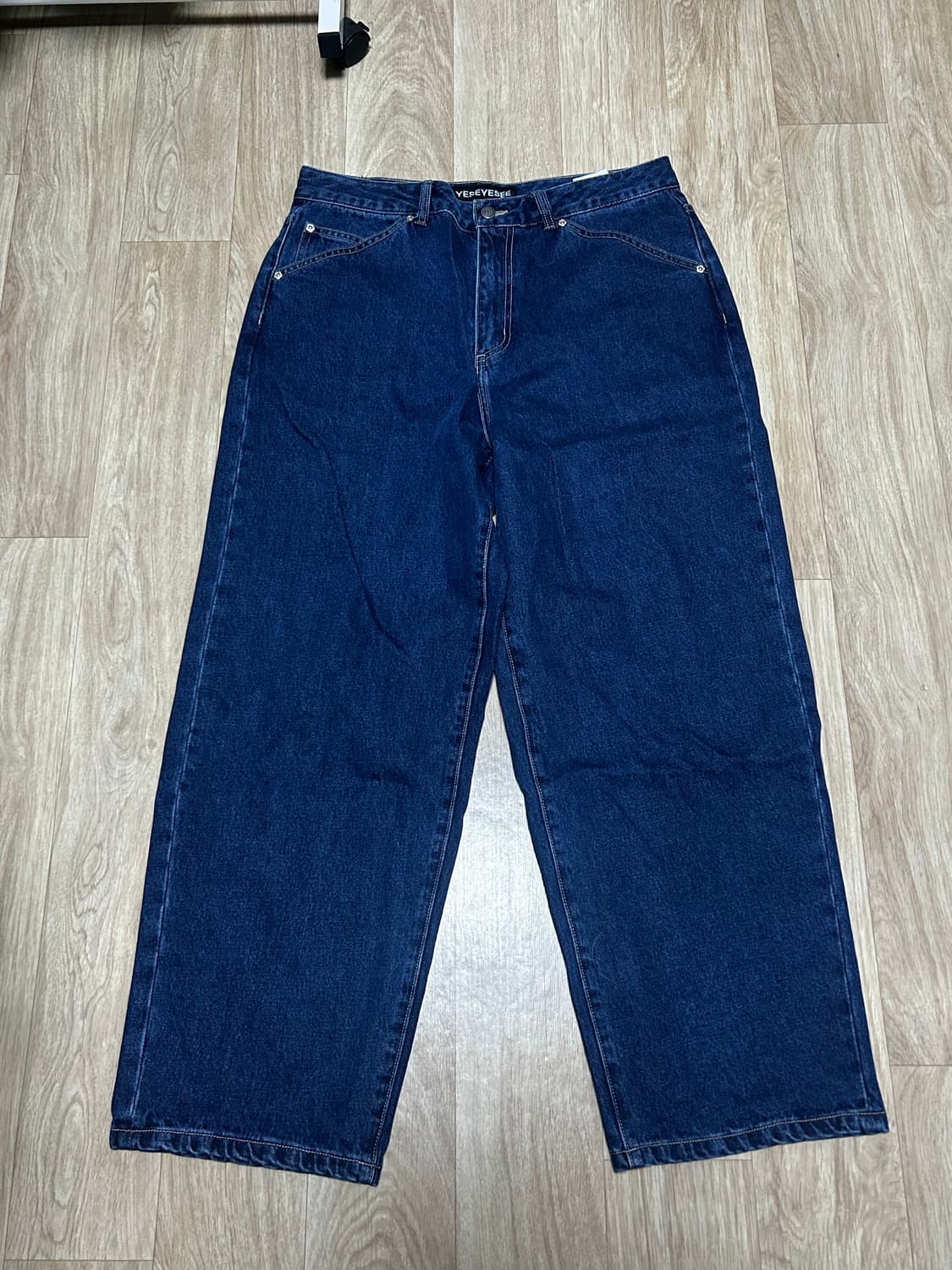 예스아이씨 플라워 리벳 데님 팬츠 상품이미지1