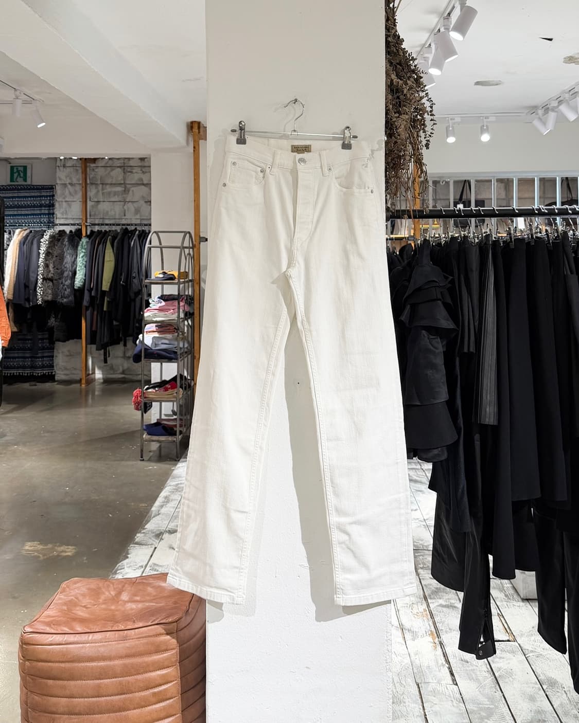 버버리 화이트 브릿 스트레이트 진 상품이미지1