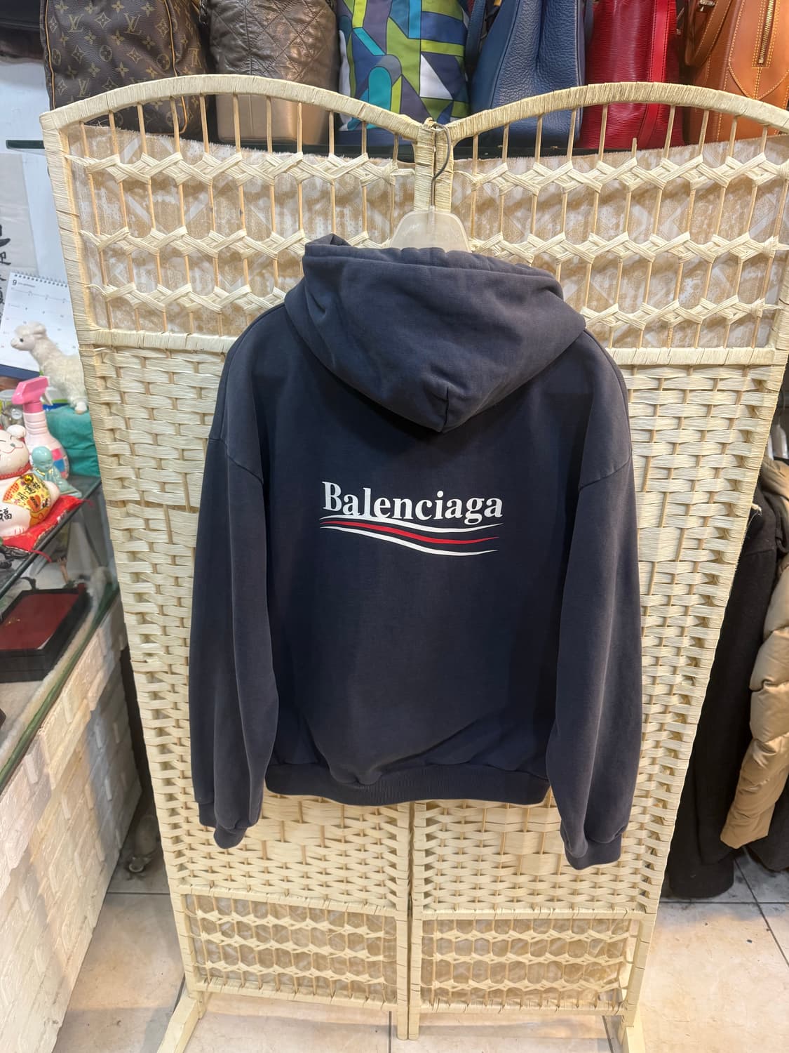 100 정품 발렌시아가 웨이브로고 후드티 팝니다 상품이미지8