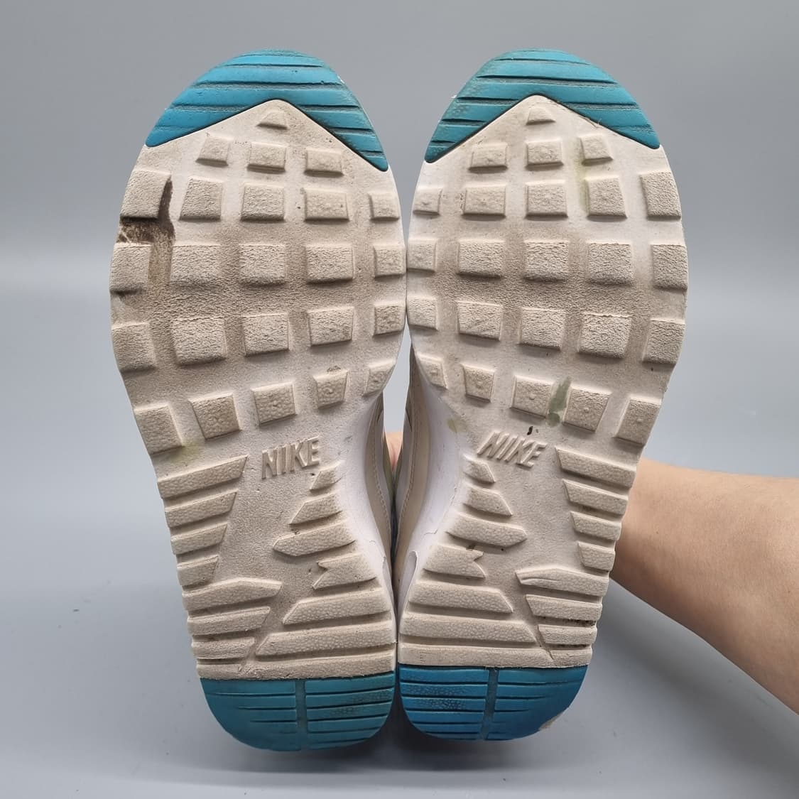 나이키 에어맥스 티아 여성운동화230 상품이미지3