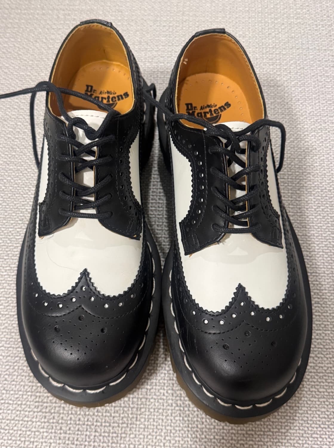 닥터마틴 윙팁 로퍼 구두 블랙 화이트 UK5 상품이미지1