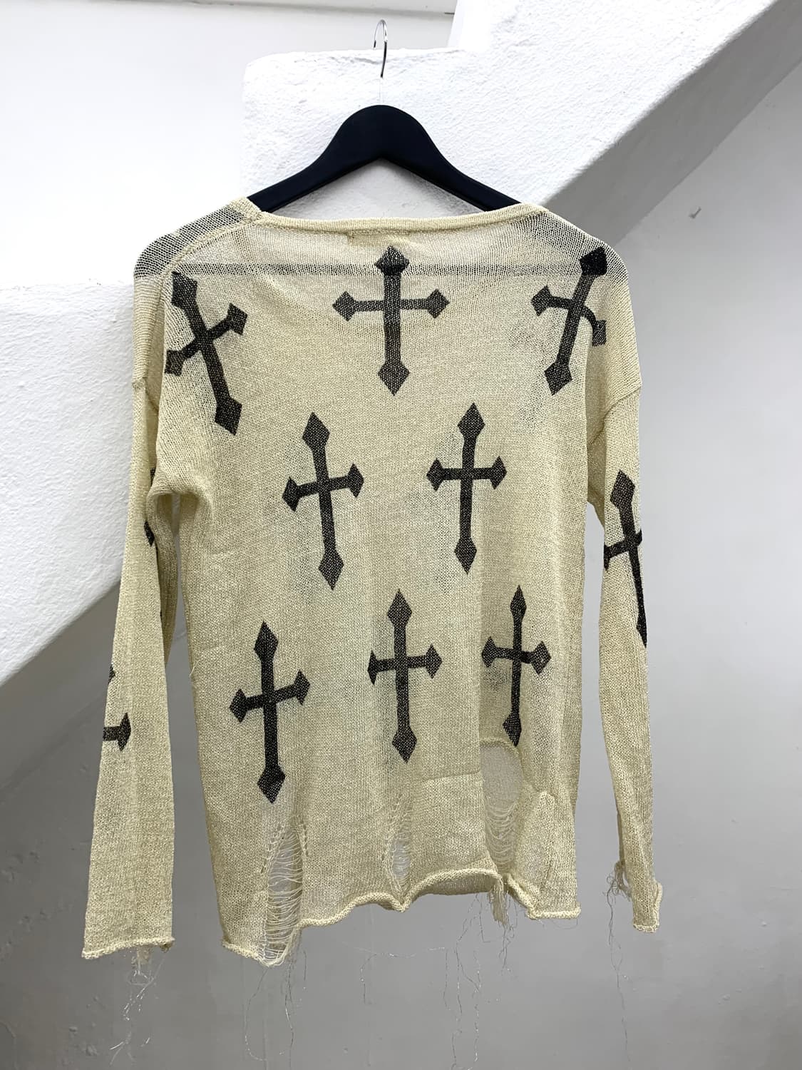 Cross detail distressed knit  상품이미지6