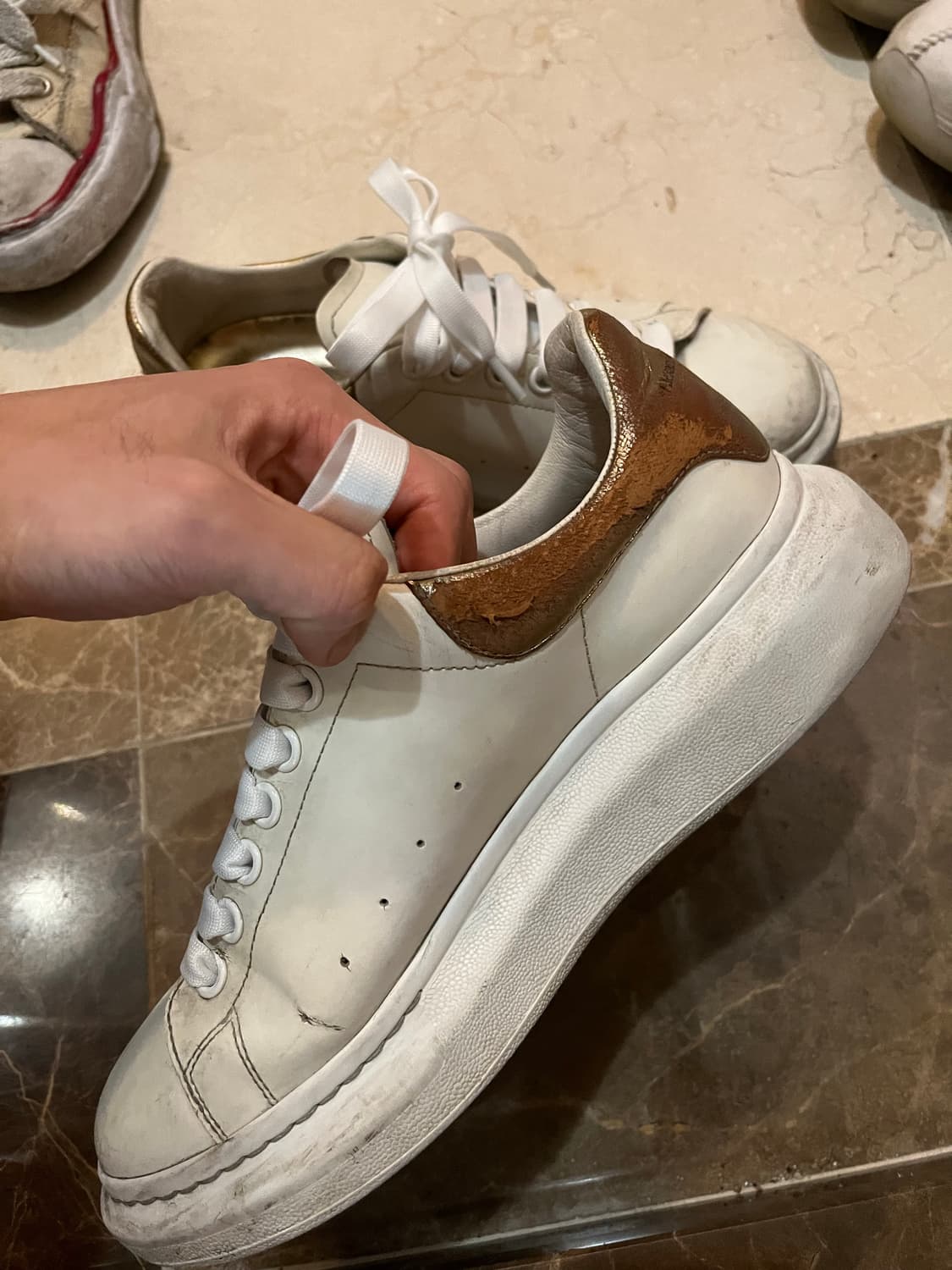 알렉산더 맥퀸 골드 40.5 (급처) 상품이미지6