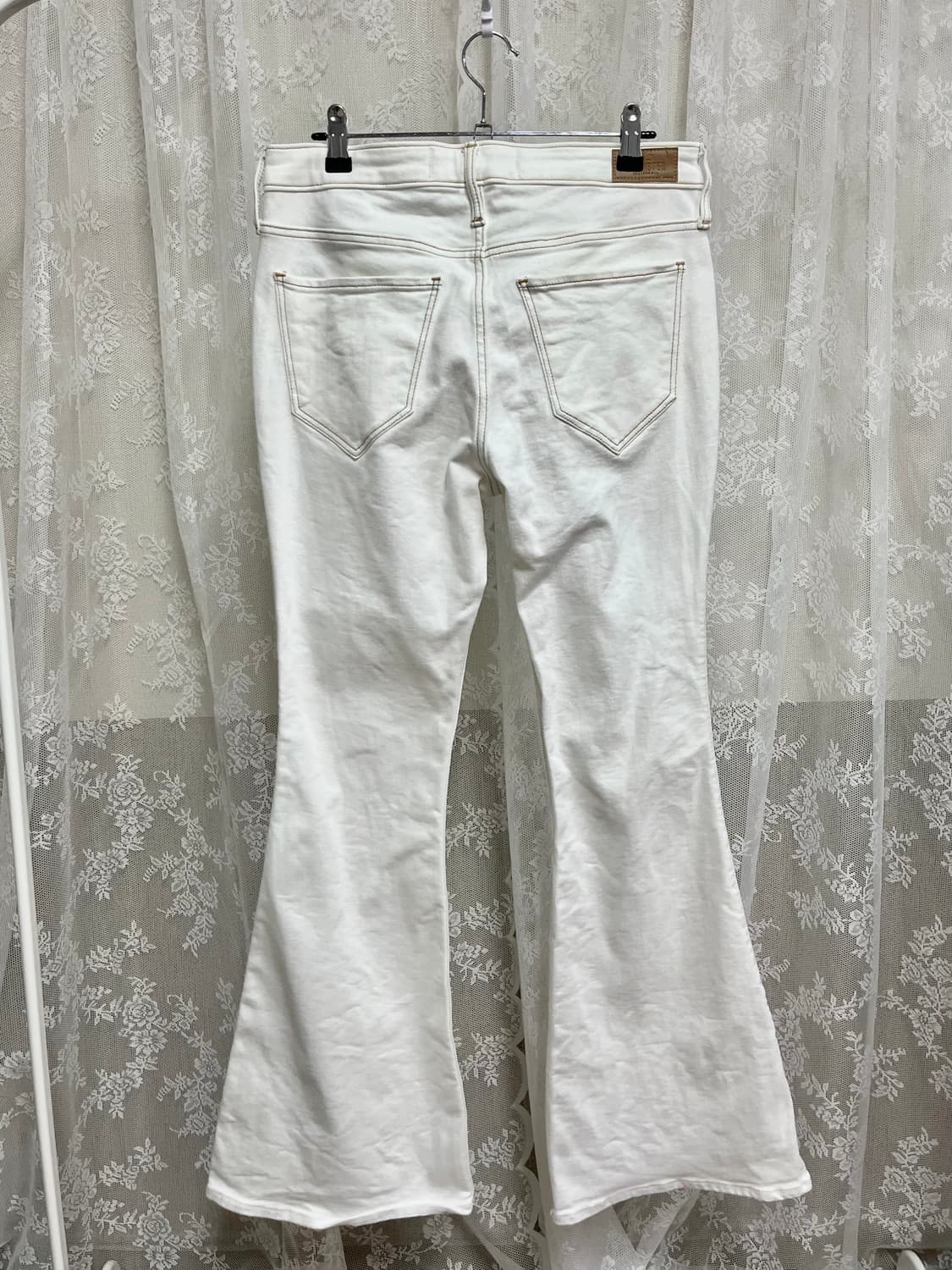 29) 홀리스터 하이라이즈 플레어 부츠컷 팬츠 아이보리 상품이미지2