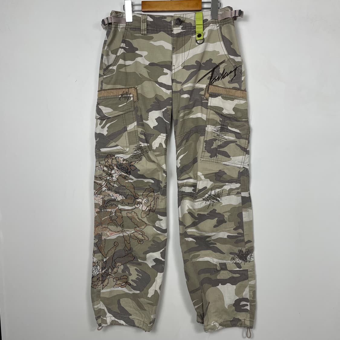TANKUS 카모 자수 카고팬츠 상품이미지1