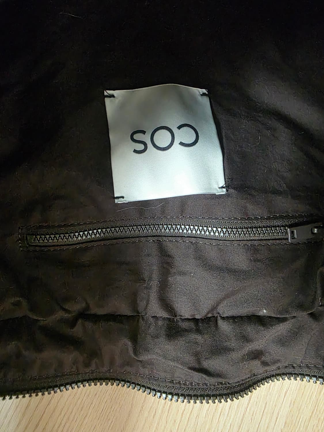 코스 블랙 퀼팅 범백 0916460 0 팝니다. 상품이미지4