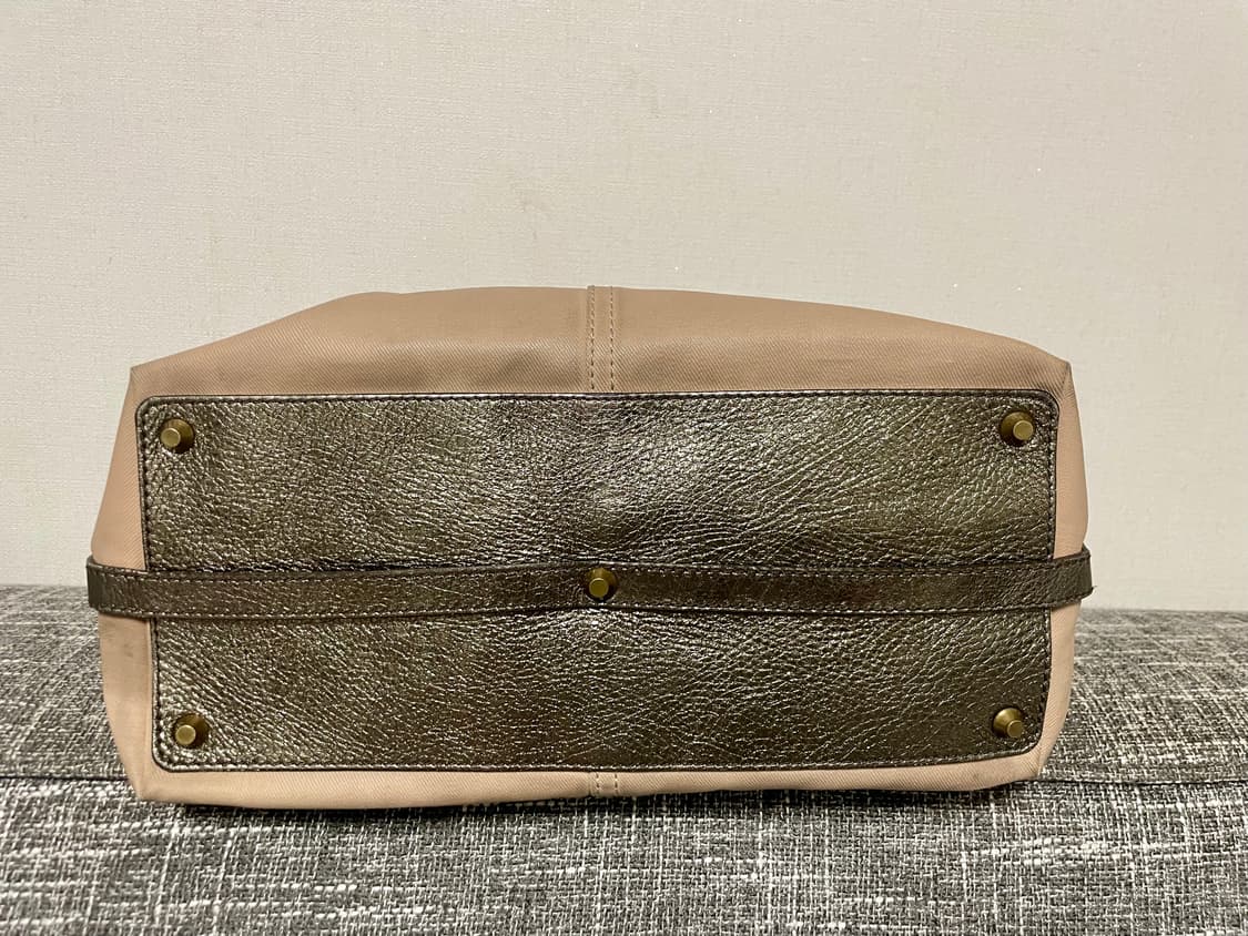 끌로에 토트백 베이지+금색 정품 상품이미지3