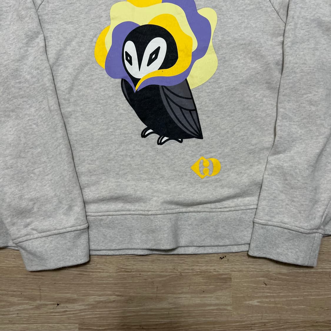 럭키슈에뜨 여성 슈에뜨 빅로고 프린팅 맨투맨 [라이트 그레이] 38 상품이미지3