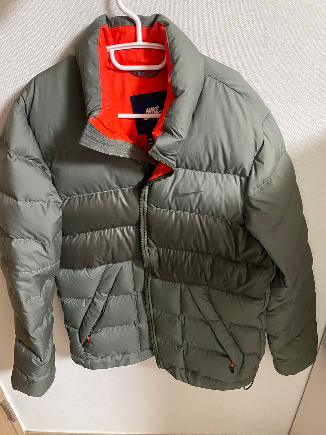 나이키 카키 경량패딩 상품이미지1