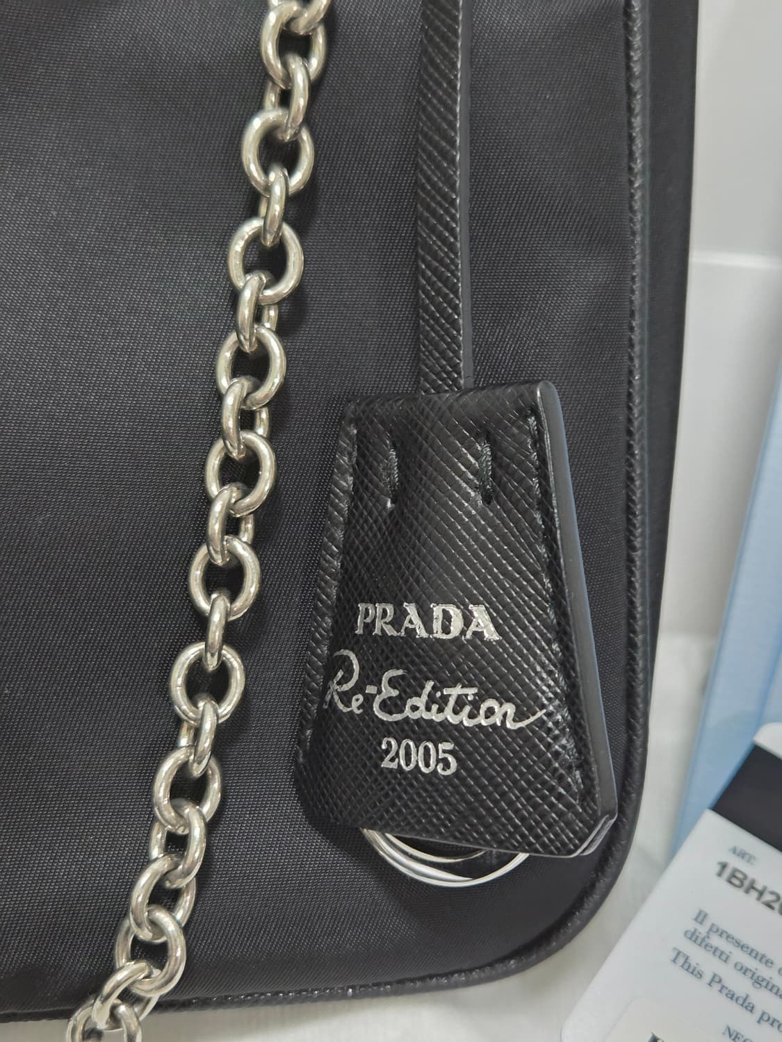 [새상품급] 프라다 리에디션 테수토 은장 체인 호보백 상품이미지4