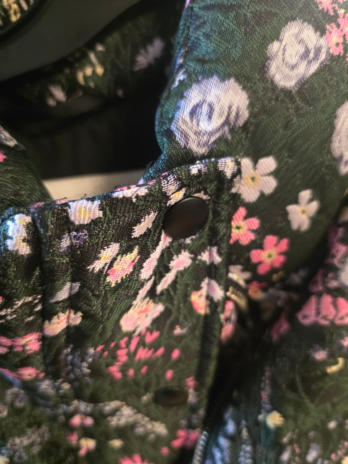 마블링(Mabling) 플라워 자카드 다운 패딩 Black 상품이미지4