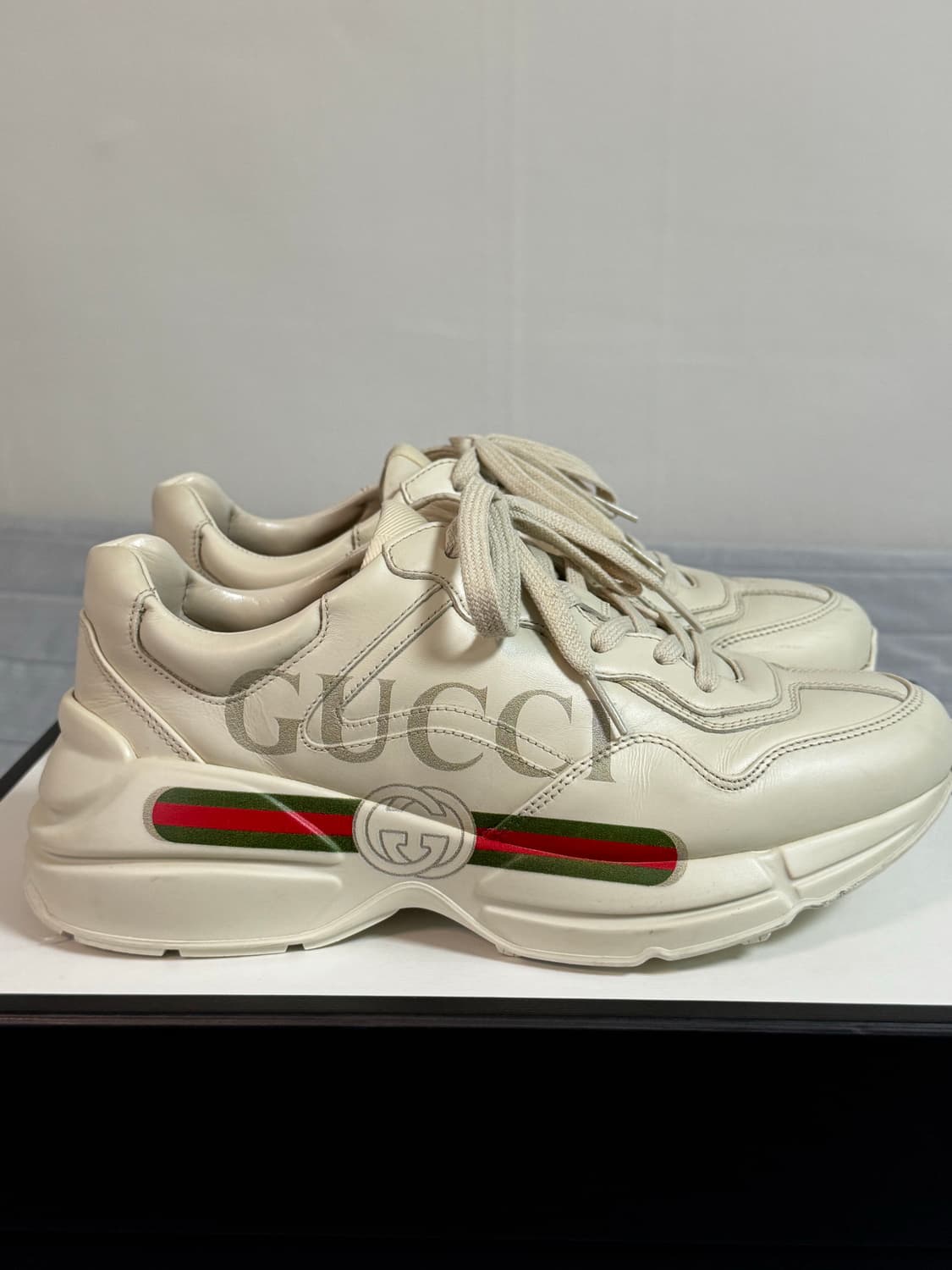 [GUCCI] 롸이톤 로고 레더 스니커즈 (UK 6.5) 상품이미지5