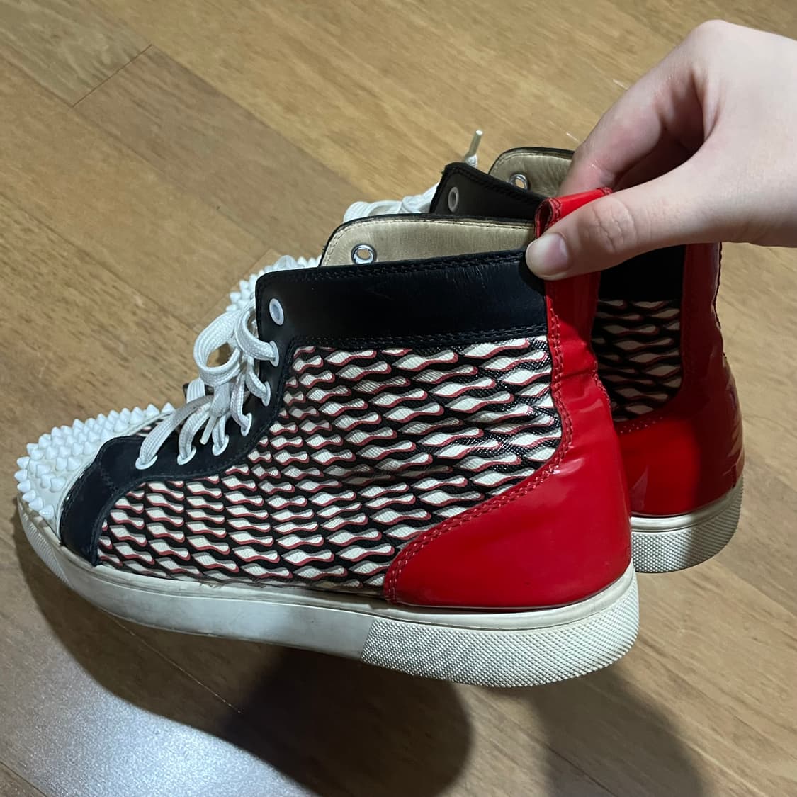 크리스찬 루부탱 스파이크 올라토 하이탑 스니커즈 275 상품이미지9