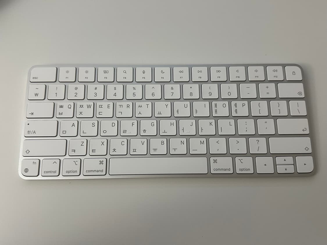 애플 정품 매직키보드 (라이트닝 모델) 상품이미지1