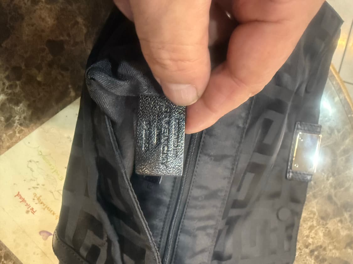 정품 지방시 시그니처 크로스백 팝니다 상품이미지9