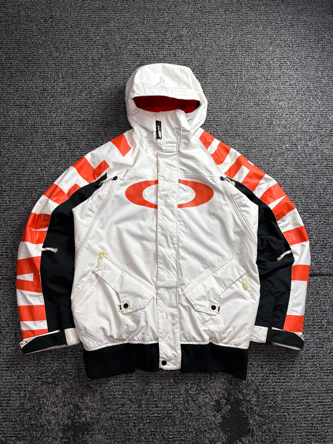 오클리 아이콘 빅로고 올드스쿨 마그네틱 버튼 바람막이 3200 상품이미지2